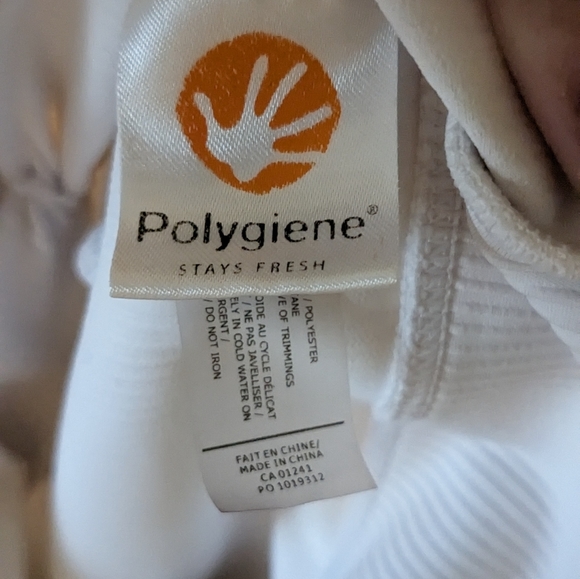 Simons twist front crop white ribbed workout top - Picture 3 of 6